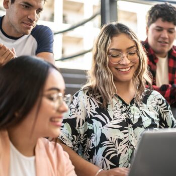 friends-looking-at-a-computer-screen